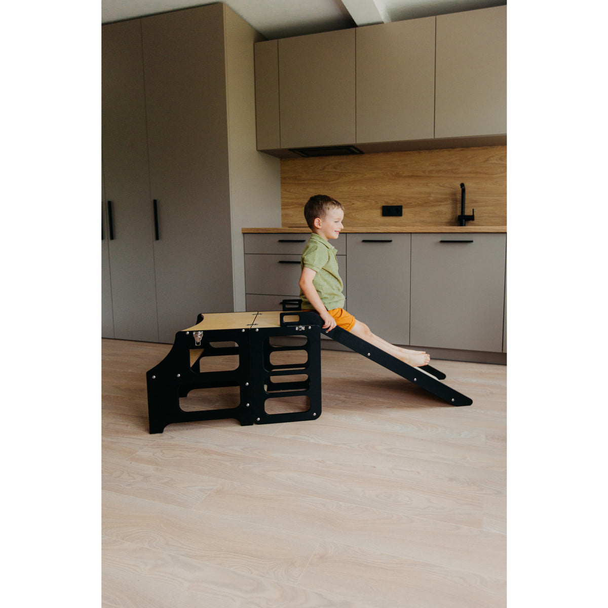 Duck Woodworks Black Foldbar EC Køkken Læringstårn Med Rutsjebane