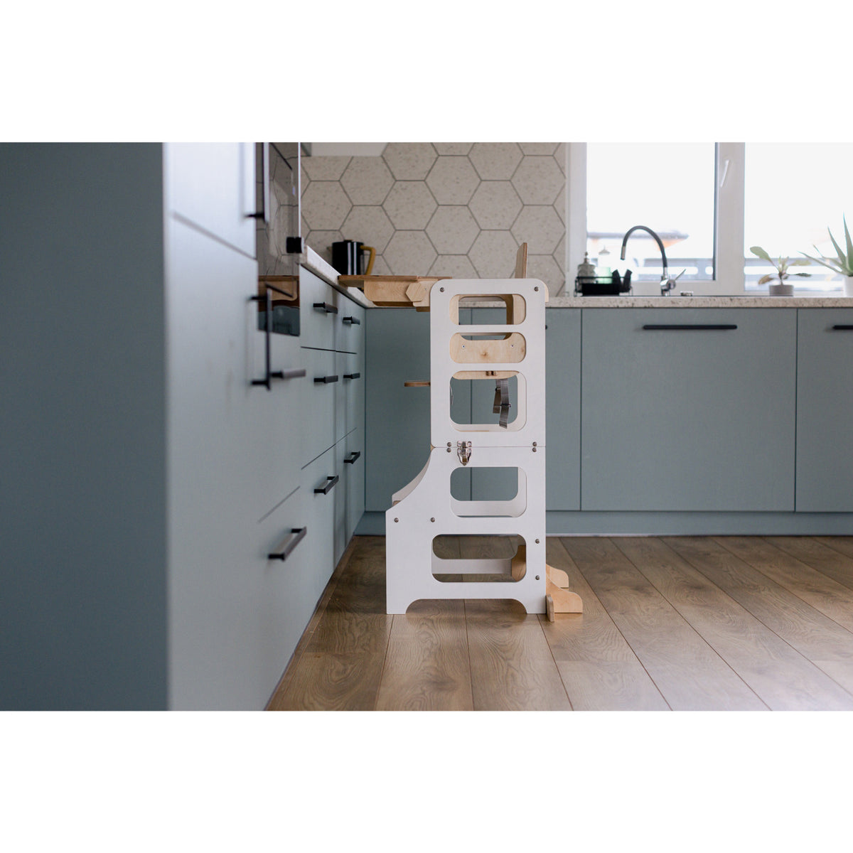 Duck Woodworks White Foldbar EC Køkken LæringstårnMed Højstol Addon Sæt