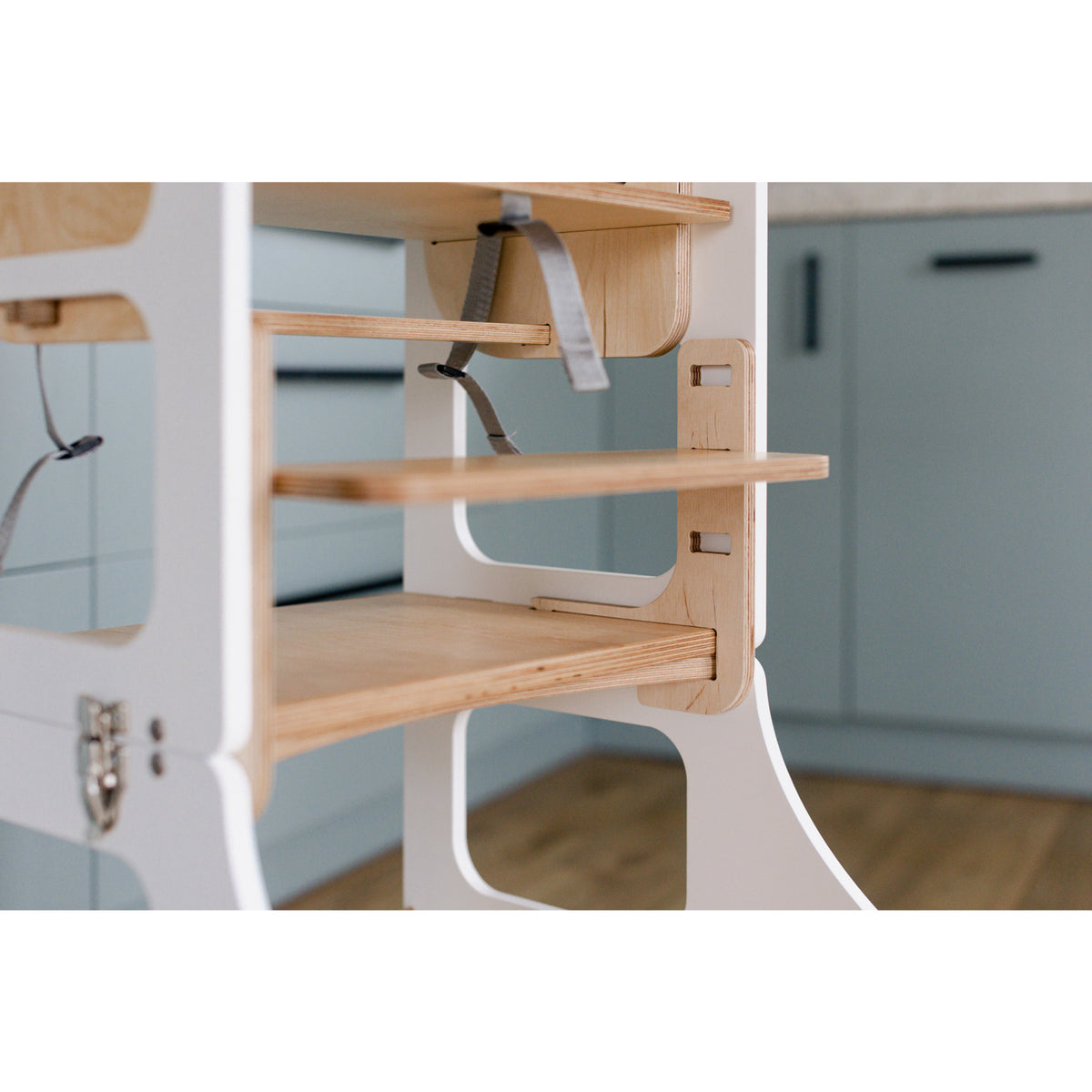 Duck Woodworks White Foldbar EC Køkken LæringstårnMed Højstol Addon Sæt
