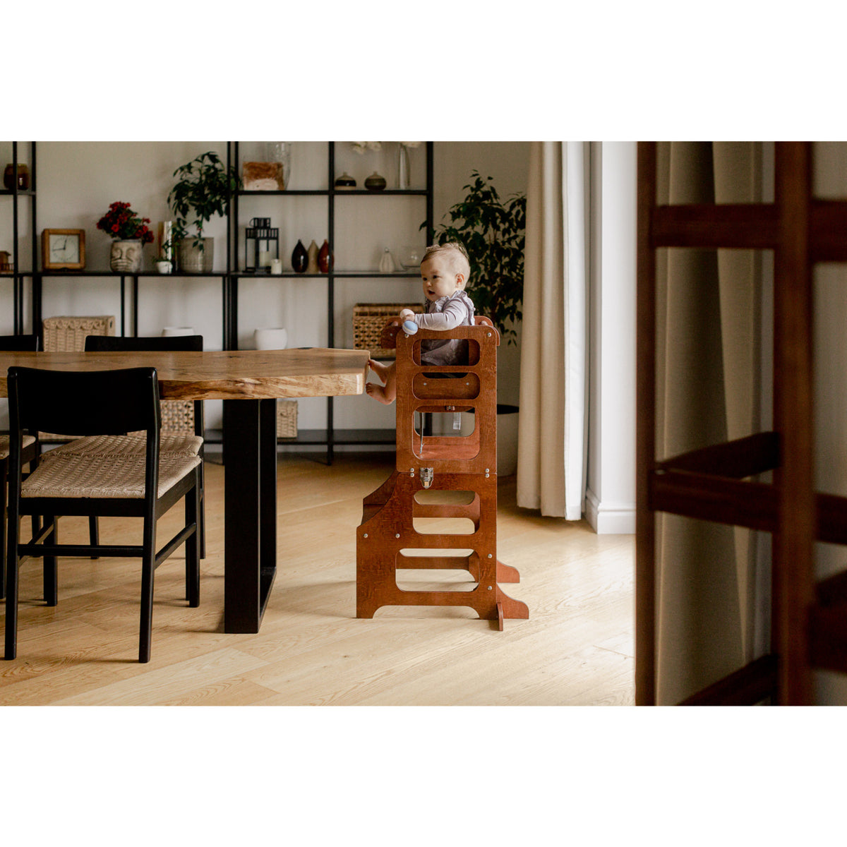 Duck Woodworks Honey Glaze Foldbar Køkken Læringstårn Stained Med Højstol Addon Sæt