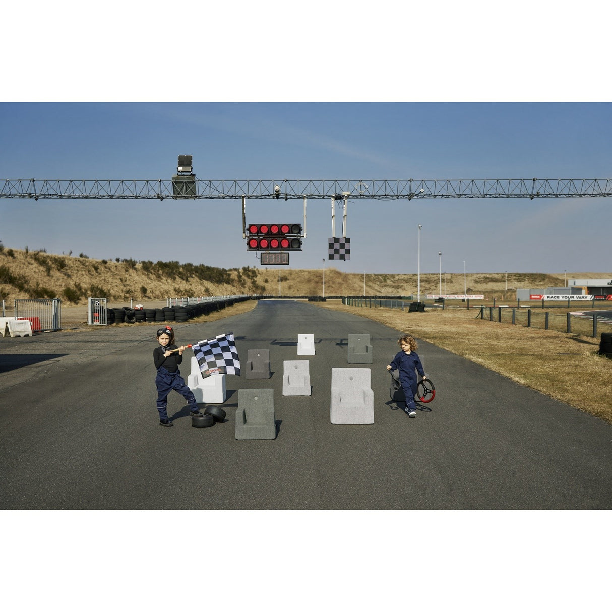 by KlipKlap Børnestol Sand Bouclé Med Sand KK Kids Stol