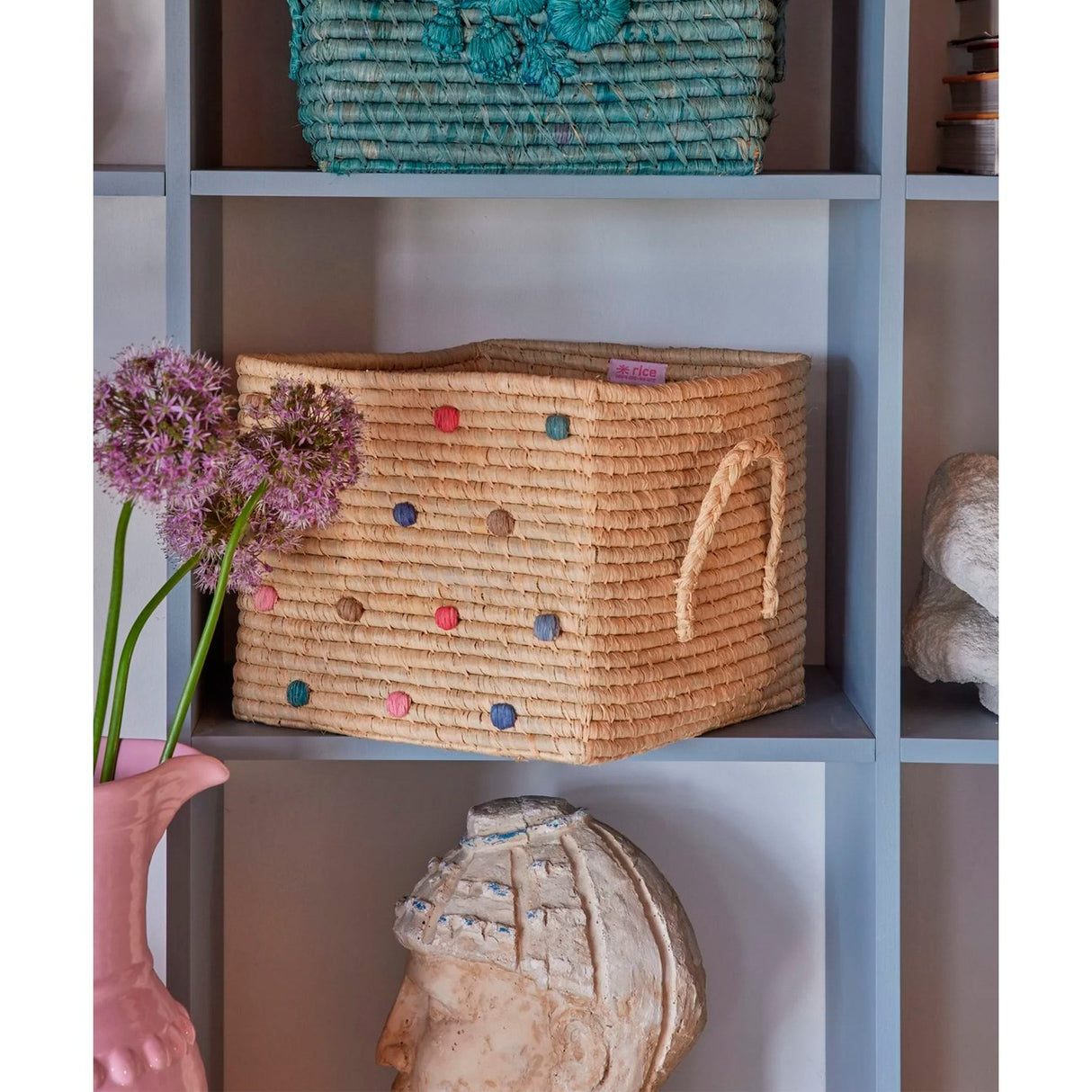 Rice Raffia Square kurv med 'A New York Minute' prikker - Raffia håndtag