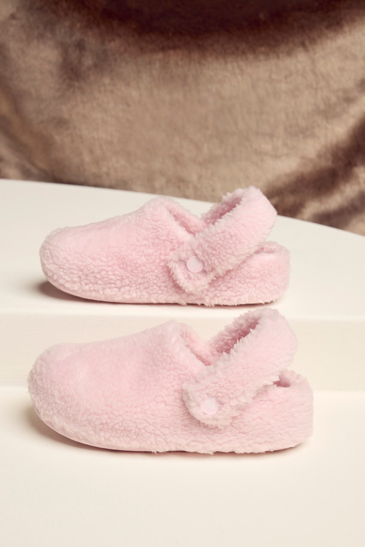 Crocs Pink Milk Classic Cozzzy Slipper