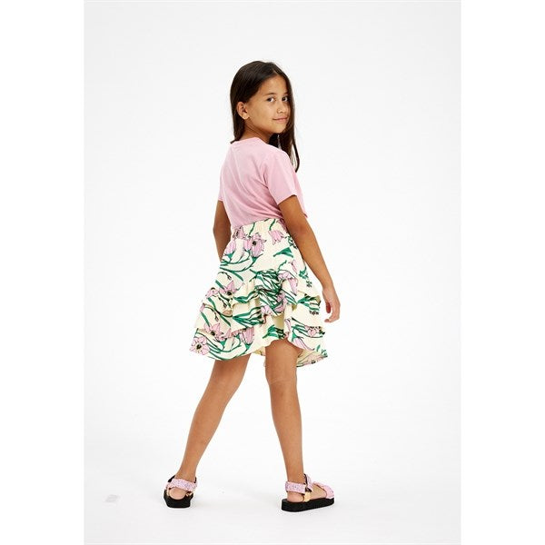 The New White Swan Campanula Flower AOP Kylie Nederdel