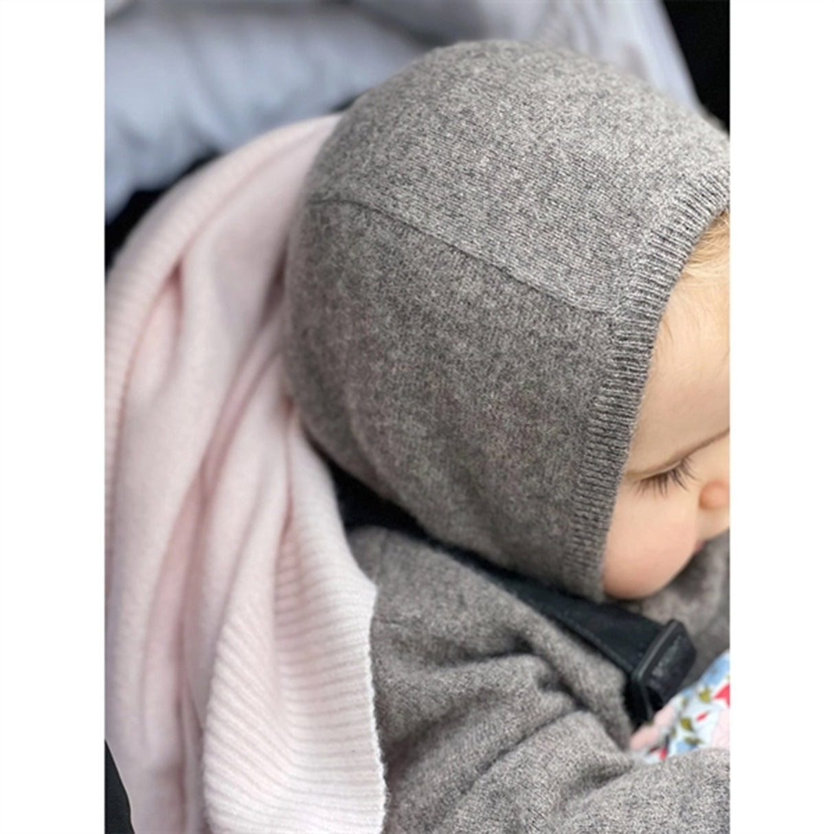 HOLMM Derby Netty Cashmere Strik Elefanthue