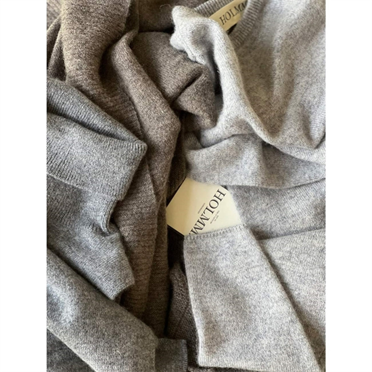 HOLMM Derby Lou Cashmere Strik Halsedisse