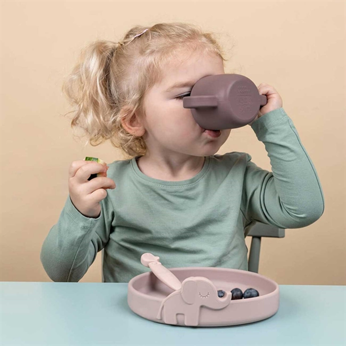 Done by Deer Peekaboo Spisesæt Deer Friends Powder