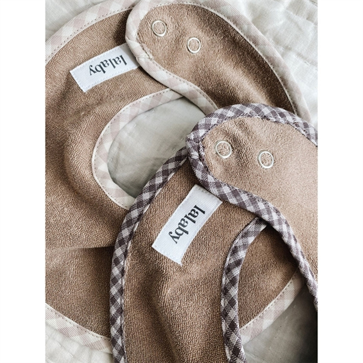 lalaby Mini Check Bibi Hagesmæk 2-Pak