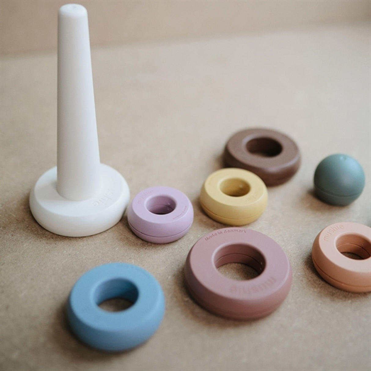 Mushie Ringtårn Rustic