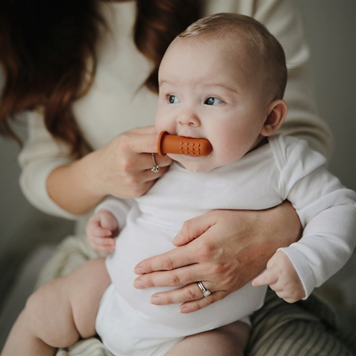 Mushie Finger Tandbørste 2-pak Clay/Shifting Sand