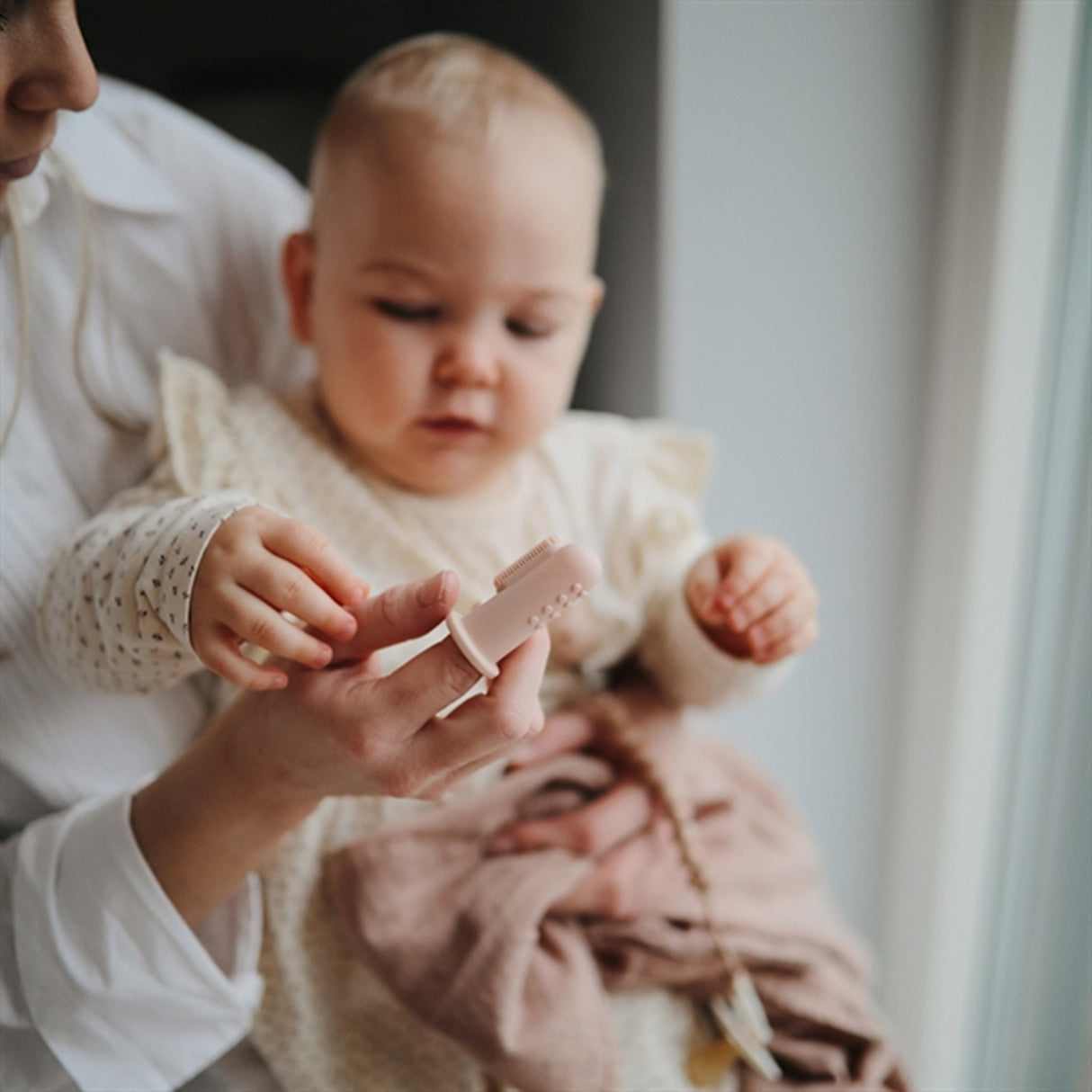 Mushie Finger Tandbørste 2-pak Blush/Shifting Sand