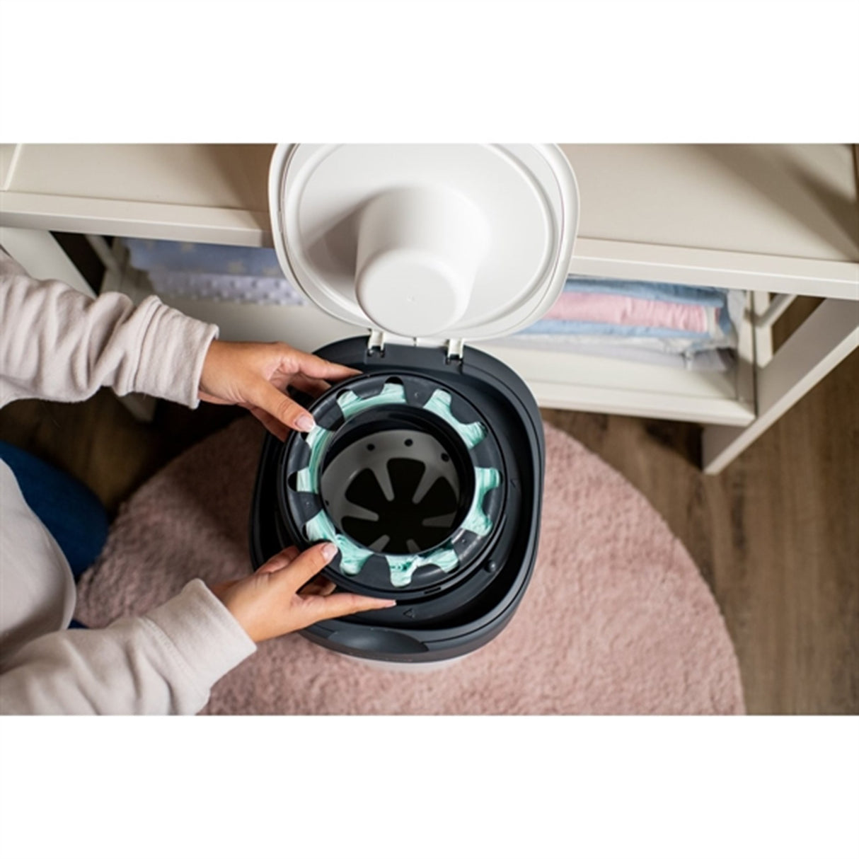 Tommee Tippee Twist & Click Blespand White