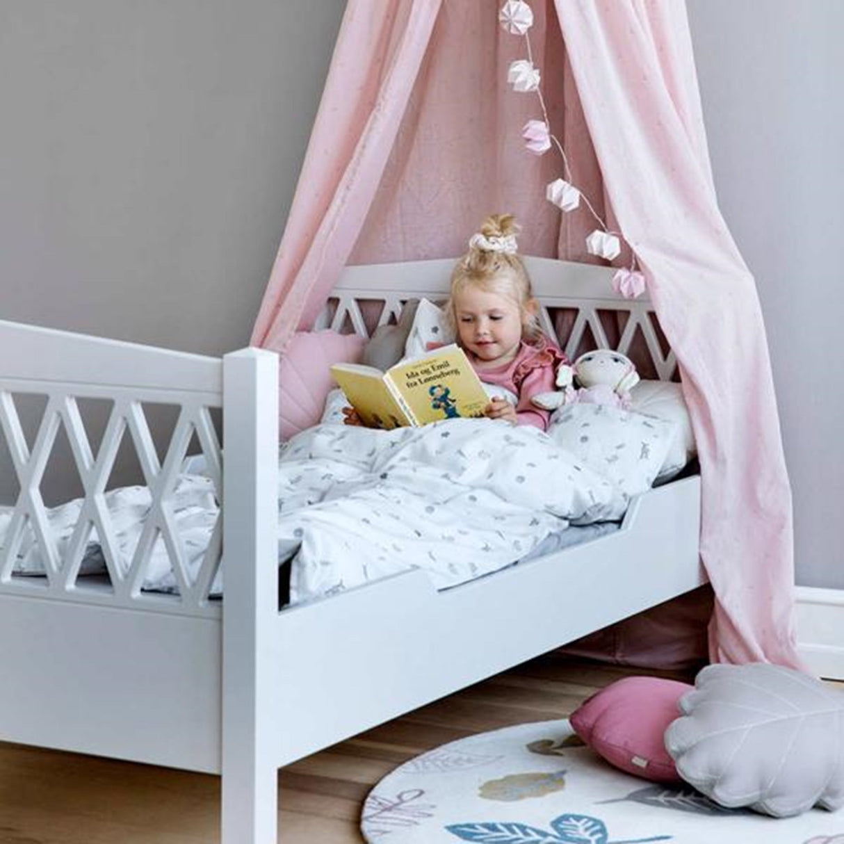 Cam Cam Copenhagen Circular Woolen Gulvtæppe Pressed Leaves Rose