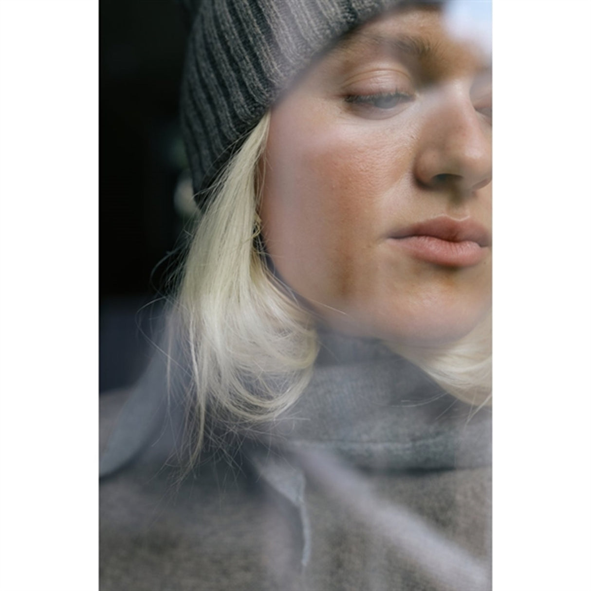 HOLMM Twiggy Carly Uld Strikhue