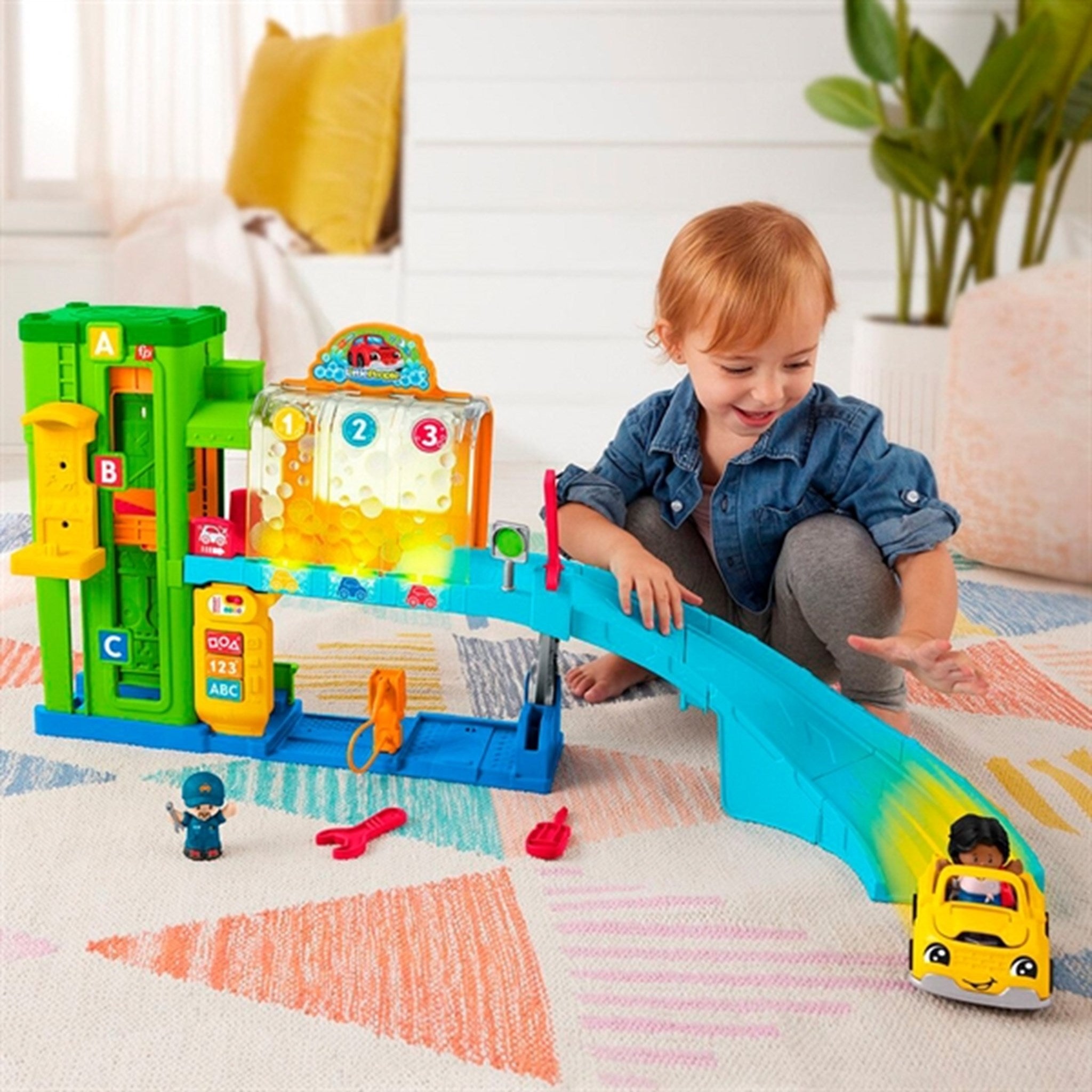 Fisher-Price® Little People Learning Garage 4