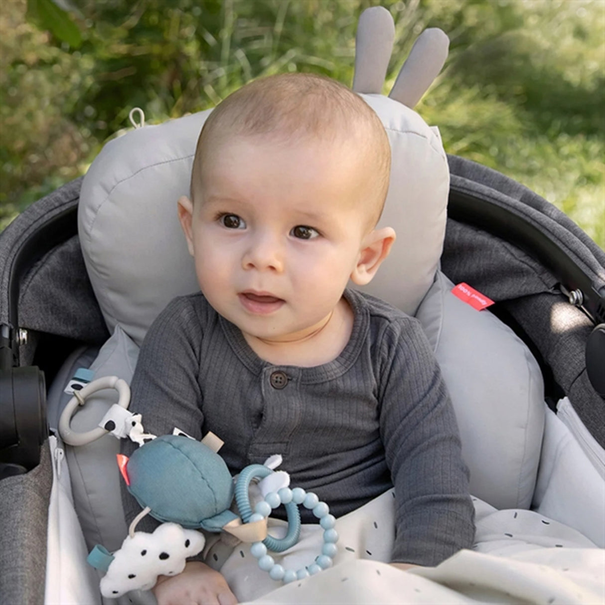 Done by Deer Barnevognspude Lalee Sand