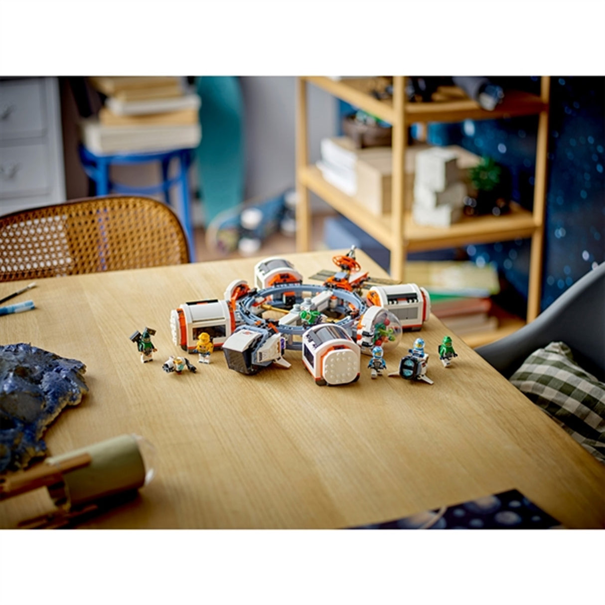 LEGO® City Modulopbygget Rumstation