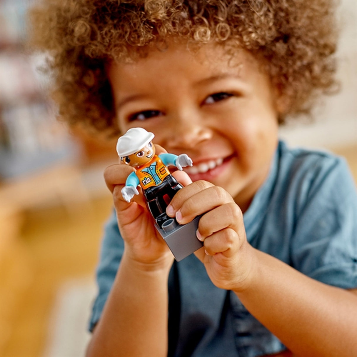 LEGO® DUPLO® Lastbil og Gravemaskine på Larvefødder