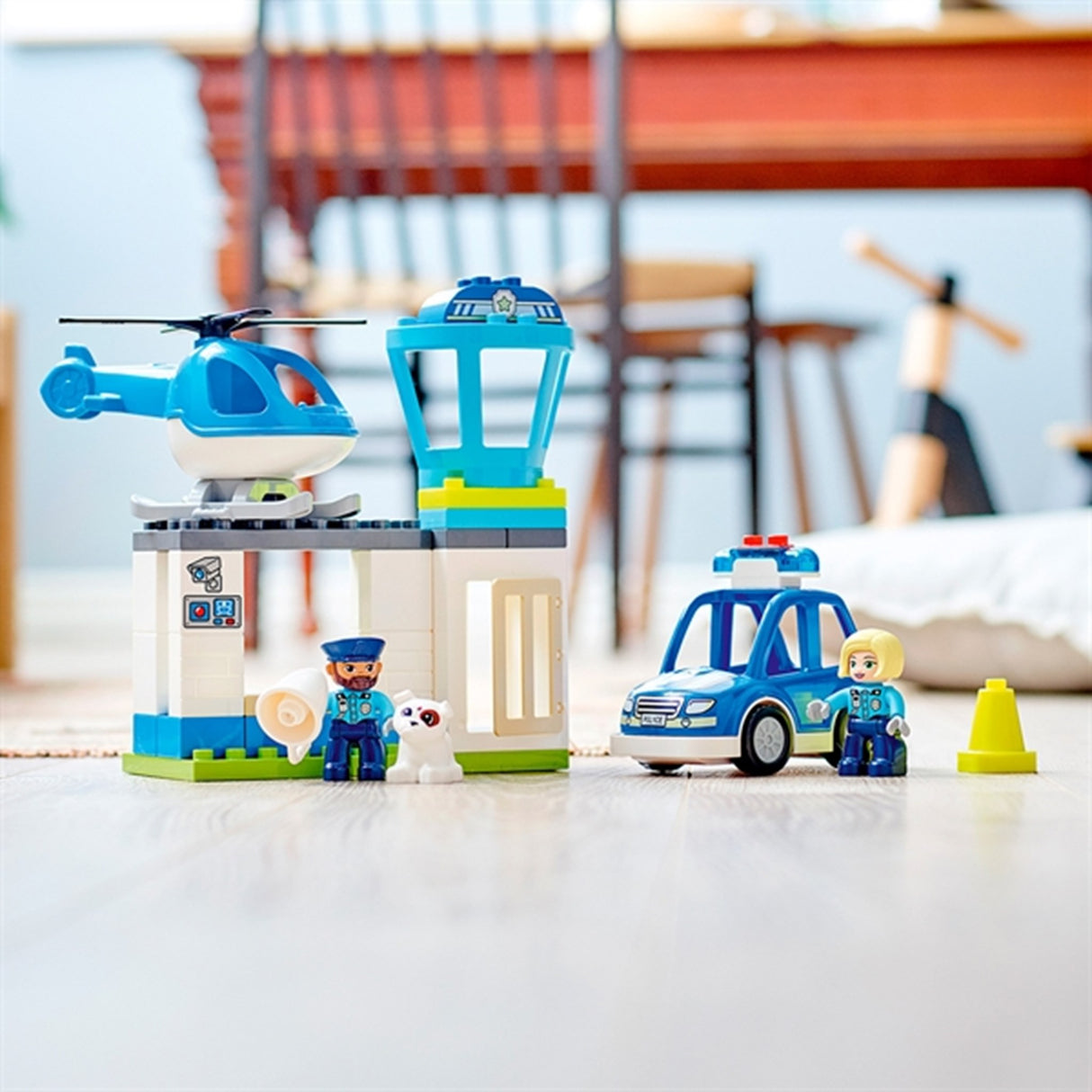 LEGO® DUPLO® Politistation og Helikopter