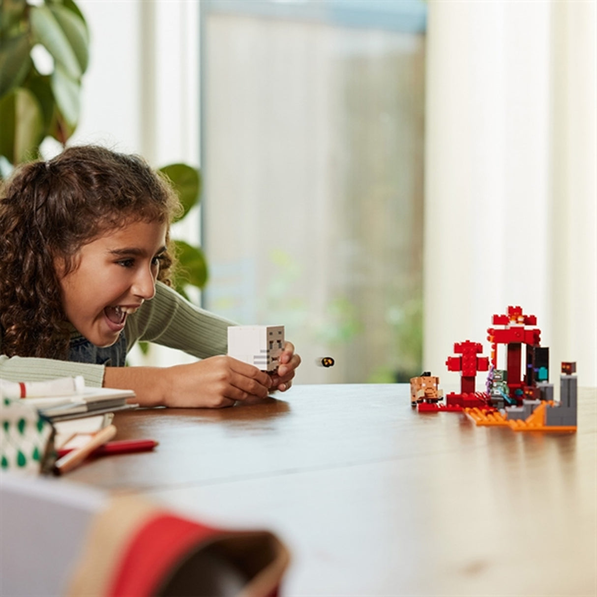 LEGO® Minecraft® Baghold ved Nether Portalen