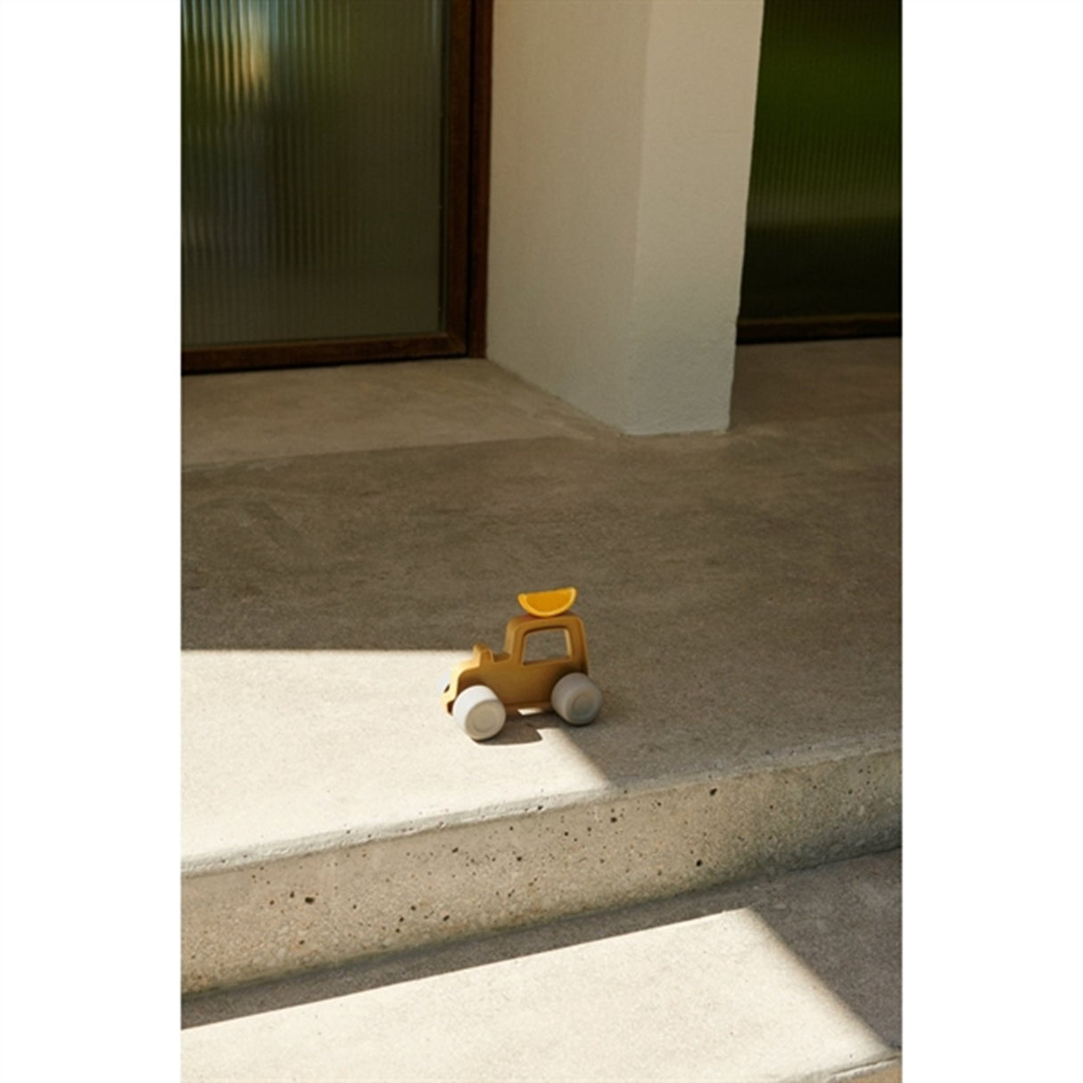 Liewood Cedric Traktor Yellow Mellow Sandy