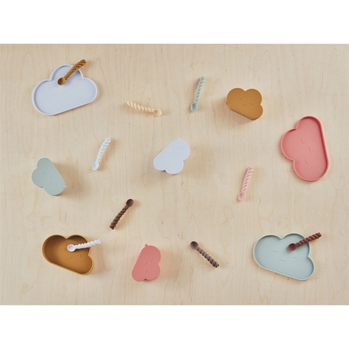 OYOY Chloe Cloud Tallerken og Skål Ice Blue/Choko