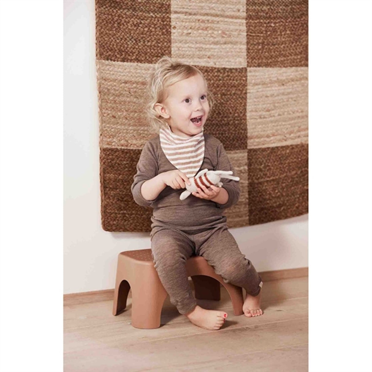 OYOY Rabbit Skammel Caramel