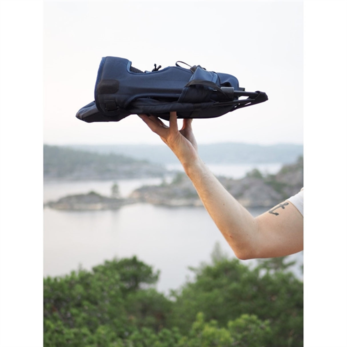 MiniMeis Bærestol Black Navy