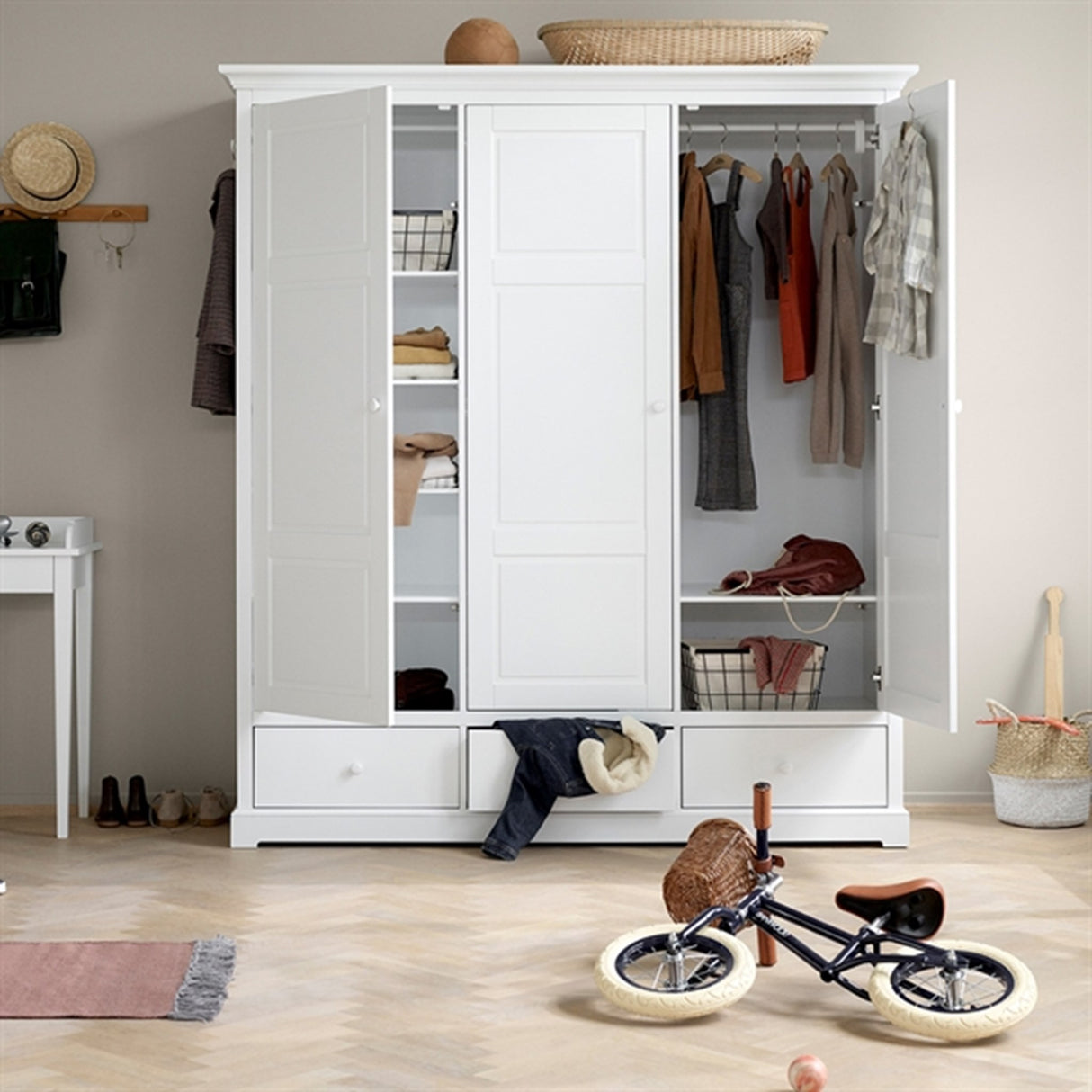 Oliver Furniture Seaside Klædeskab 3 Døre Hvid