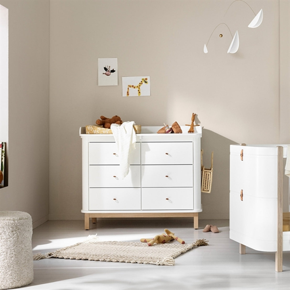 Oliver Furniture Wood Puslekommode m. 6 Skuffer Hvid/Eg