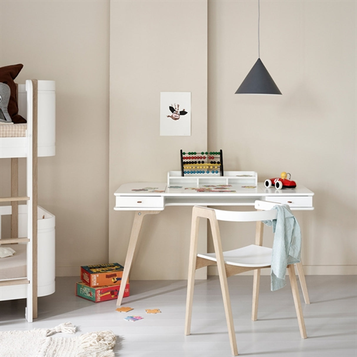 Oliver Furniture Wood Skrivebord m. Armstol 66 cm