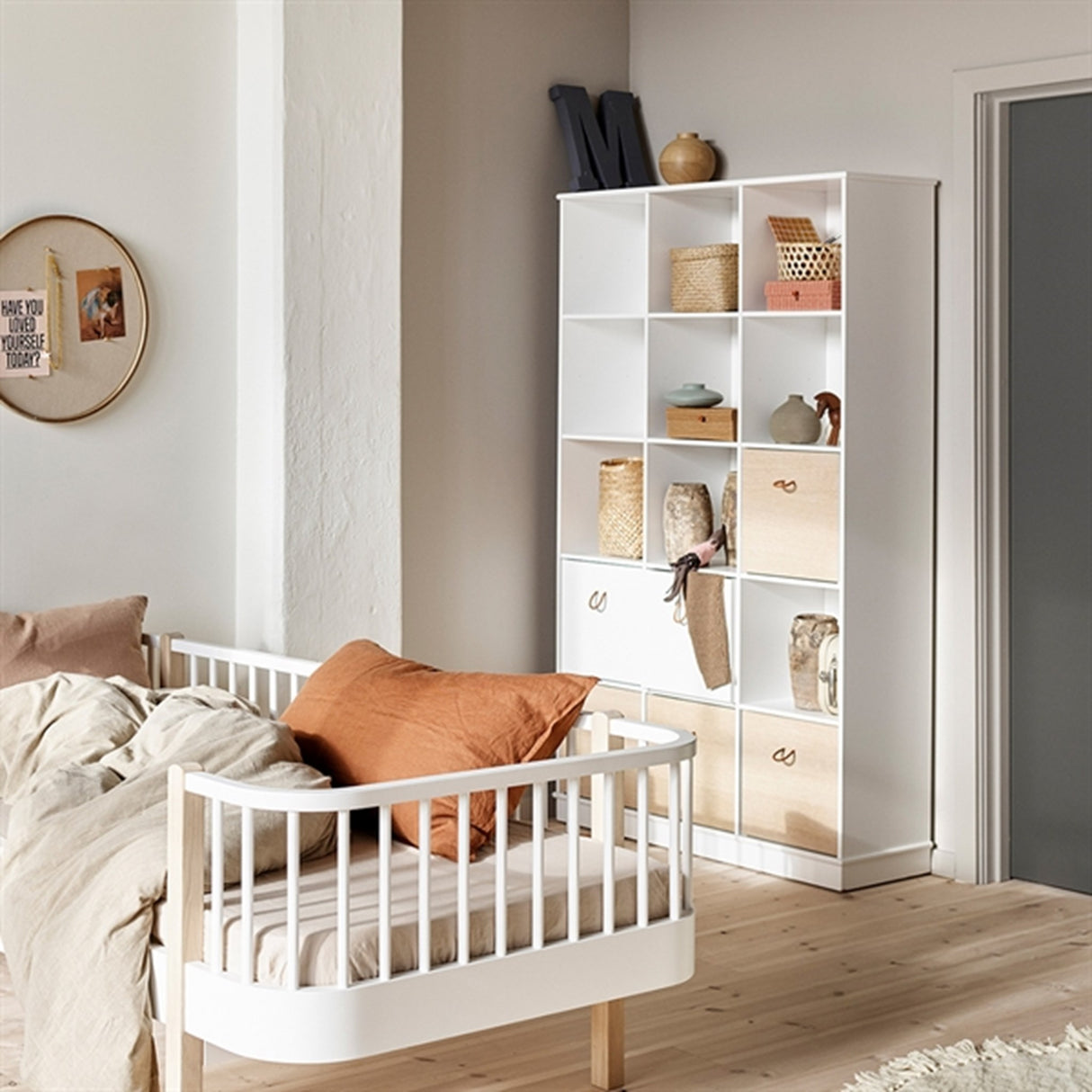 Oliver Furniture Wood Reol 3x5 m. Sokkel