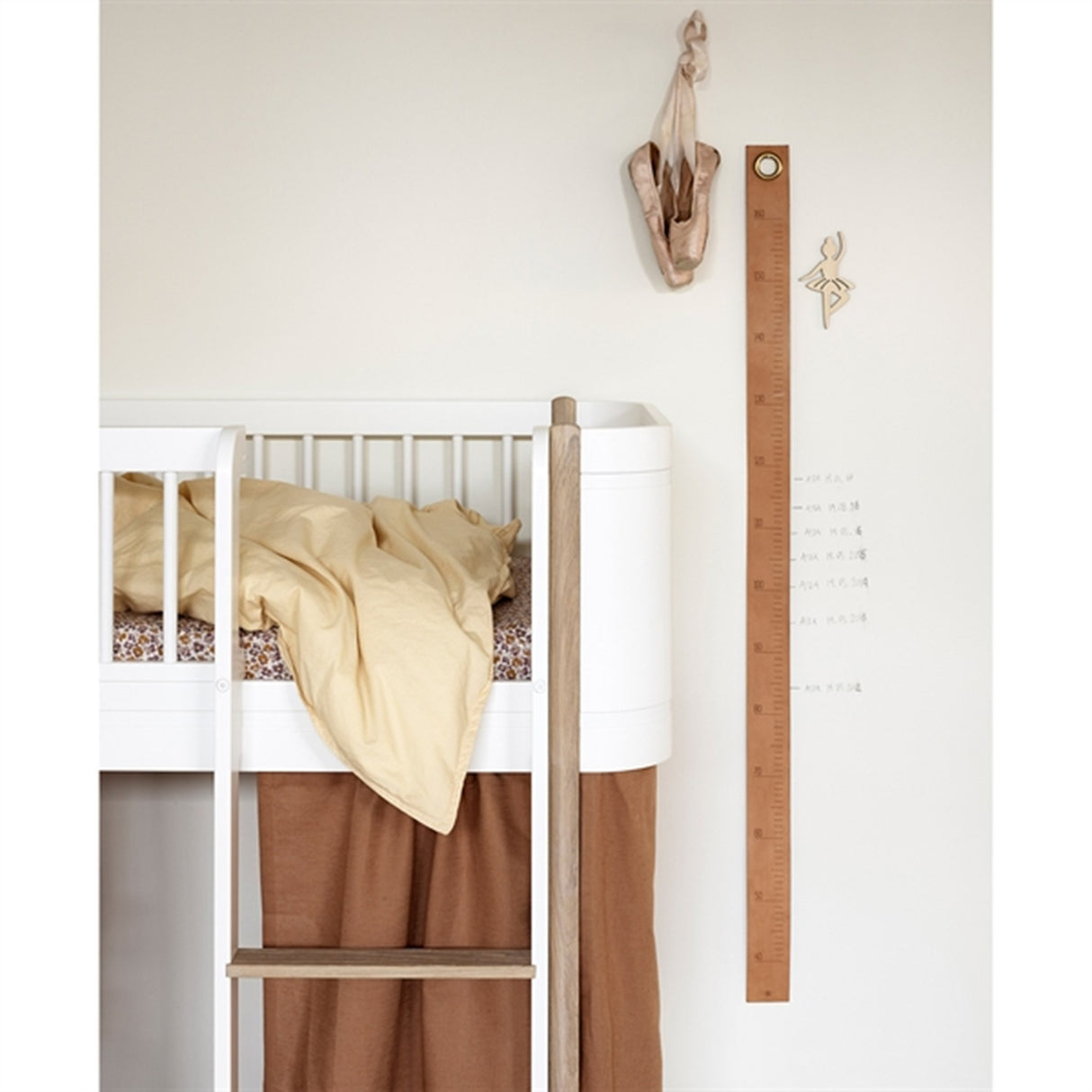 Oliver Furniture Wood Mini+ Halvhøj Seng Hvid/Eg