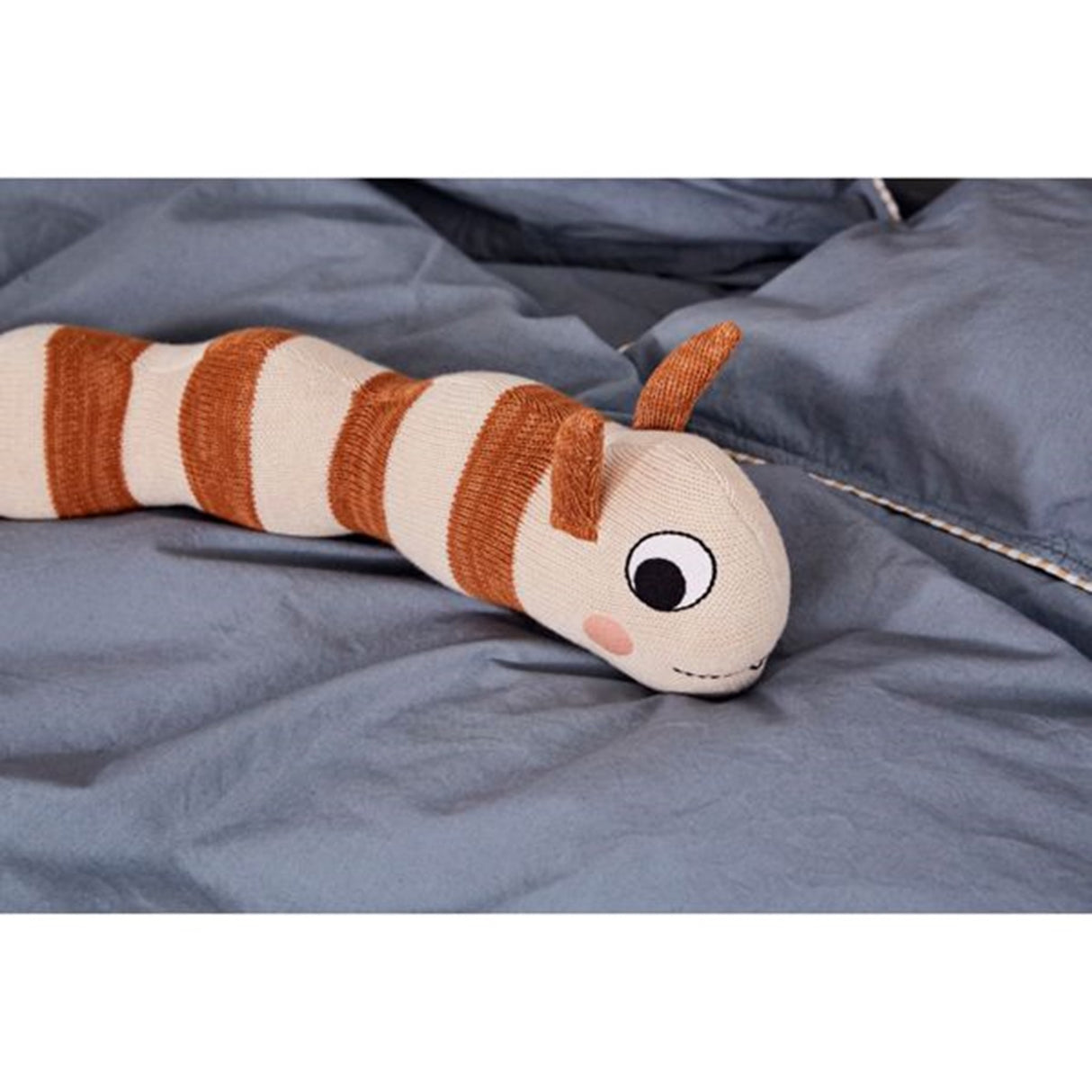 OYOY Leo Larva Figure