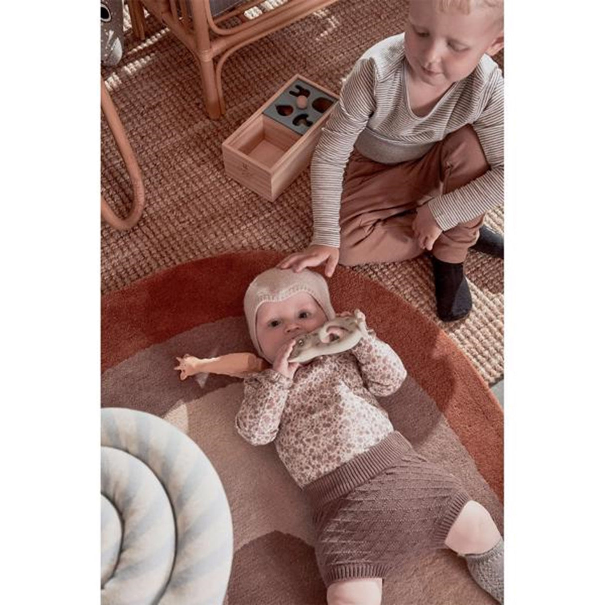 OYOY Regnbue Gulvtæppe Choko