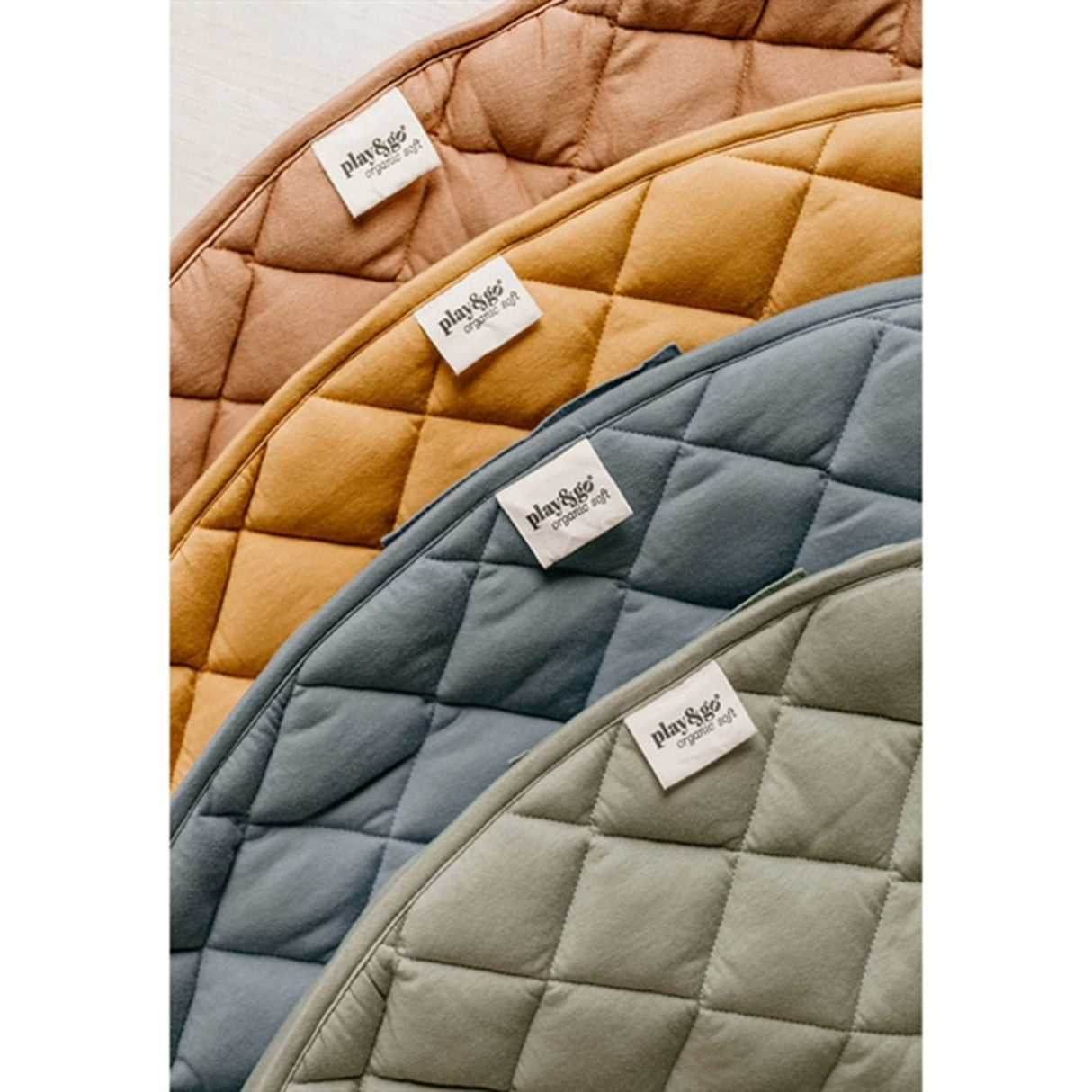 Play&Go 2-i-1 Legetæppe Soft Organic Mustard Chai Tea