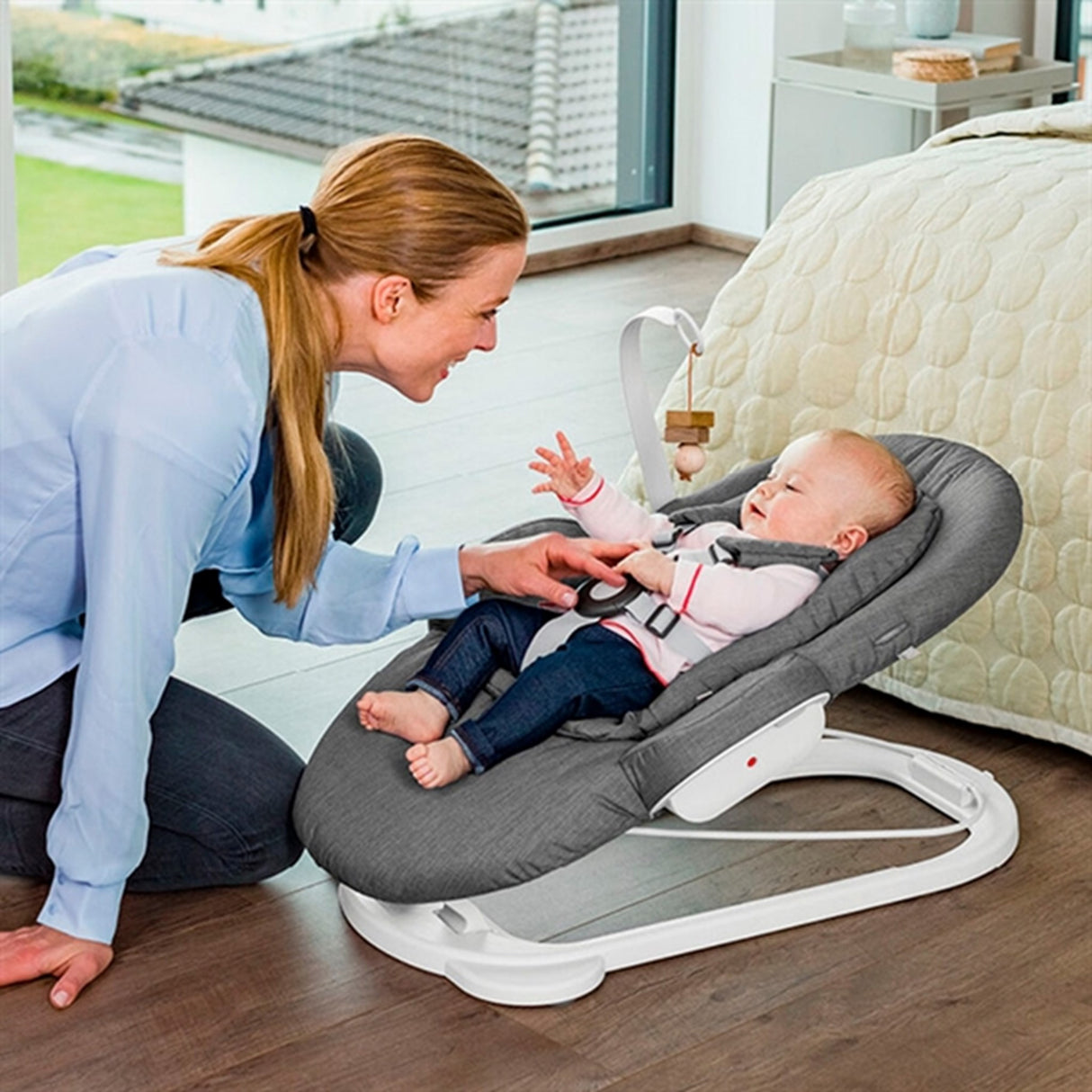 Stokke® Steps™ Bouncer White Deep Grey