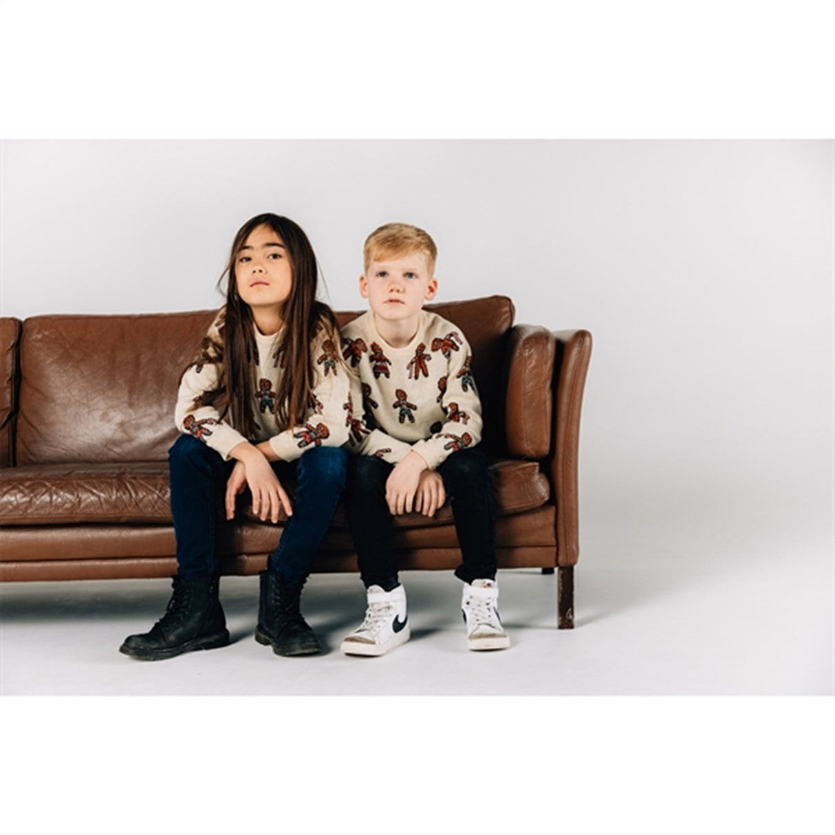 The New White Swan Ginger Aop Holiday Jacquard Striktrøje