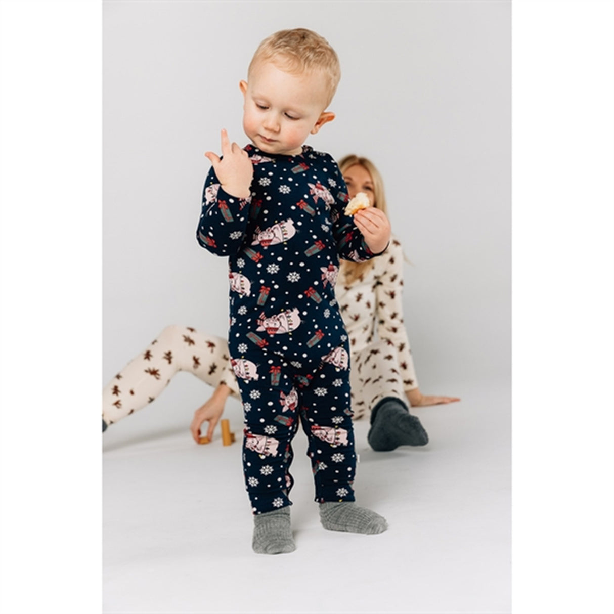 THE NEW Siblings Navy Blazer Holiday Body