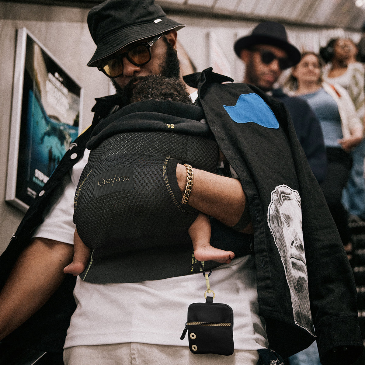 Cybex Laya Bæresele Magic Black