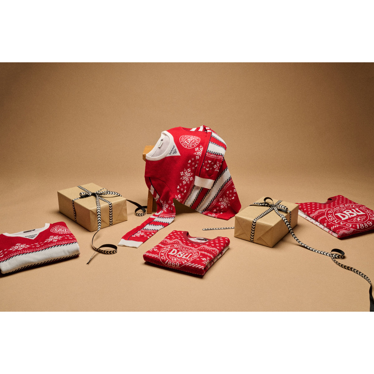 Hummel Tango Red DBU 26 Xmas Classic Sweater Kids