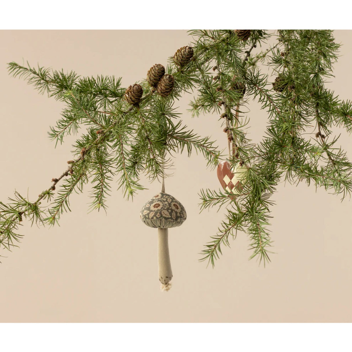 Maileg  Mushroom Ornament - Winter Flower Green