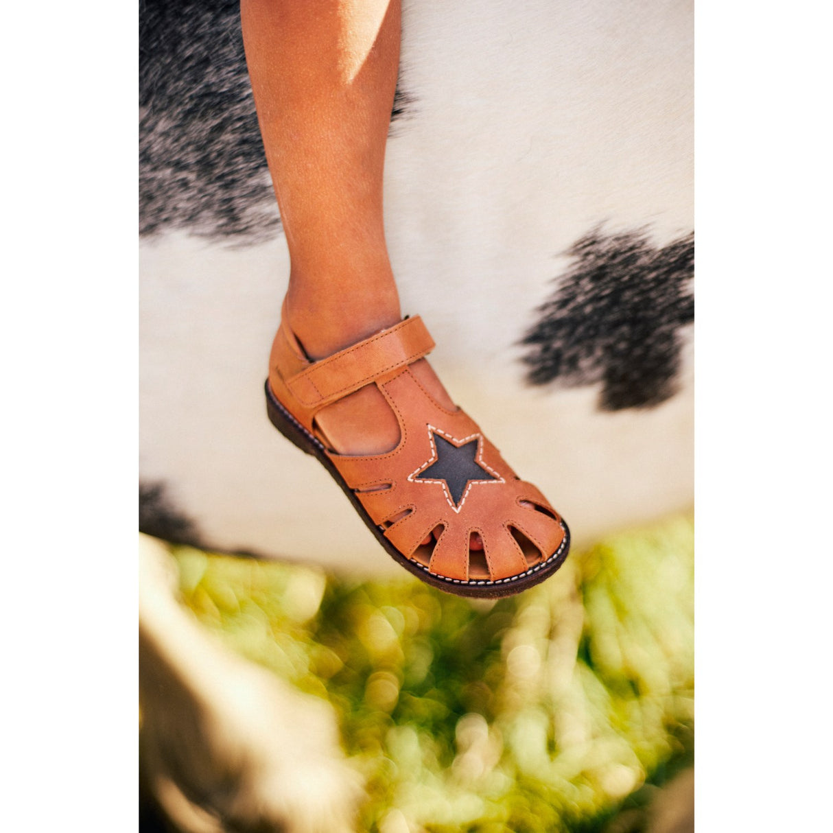 Angulus Tan/Dark Brown Lædersandal Med Stjernedetalje