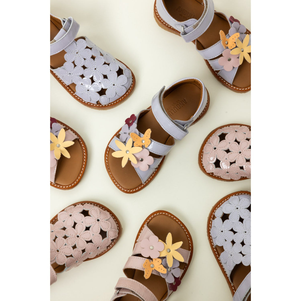 Angulus Rosebud Sandal Med Multifarvede Blomsterapplikationer