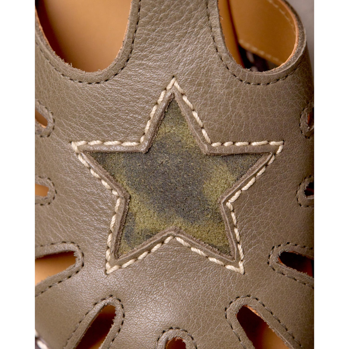 Angulus Forrest/Marshland Print Lædersandal Med Stjernedetalje