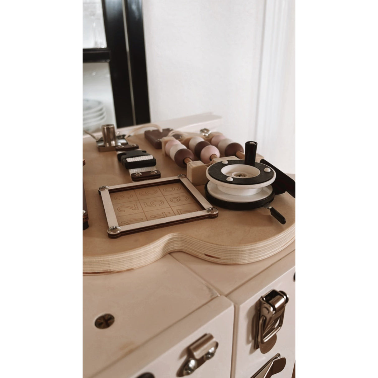 HEMMINGSEN Kids Brown Aktivitetstavle Bjørn Bærbar