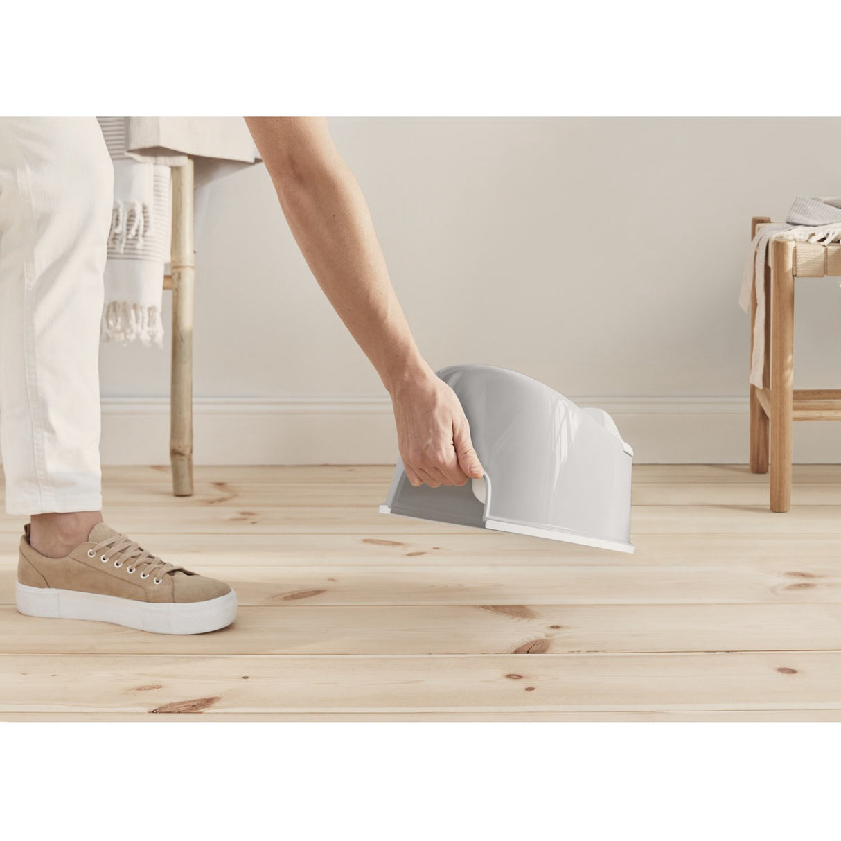 BabyBjörn Grey/White Smart Potte