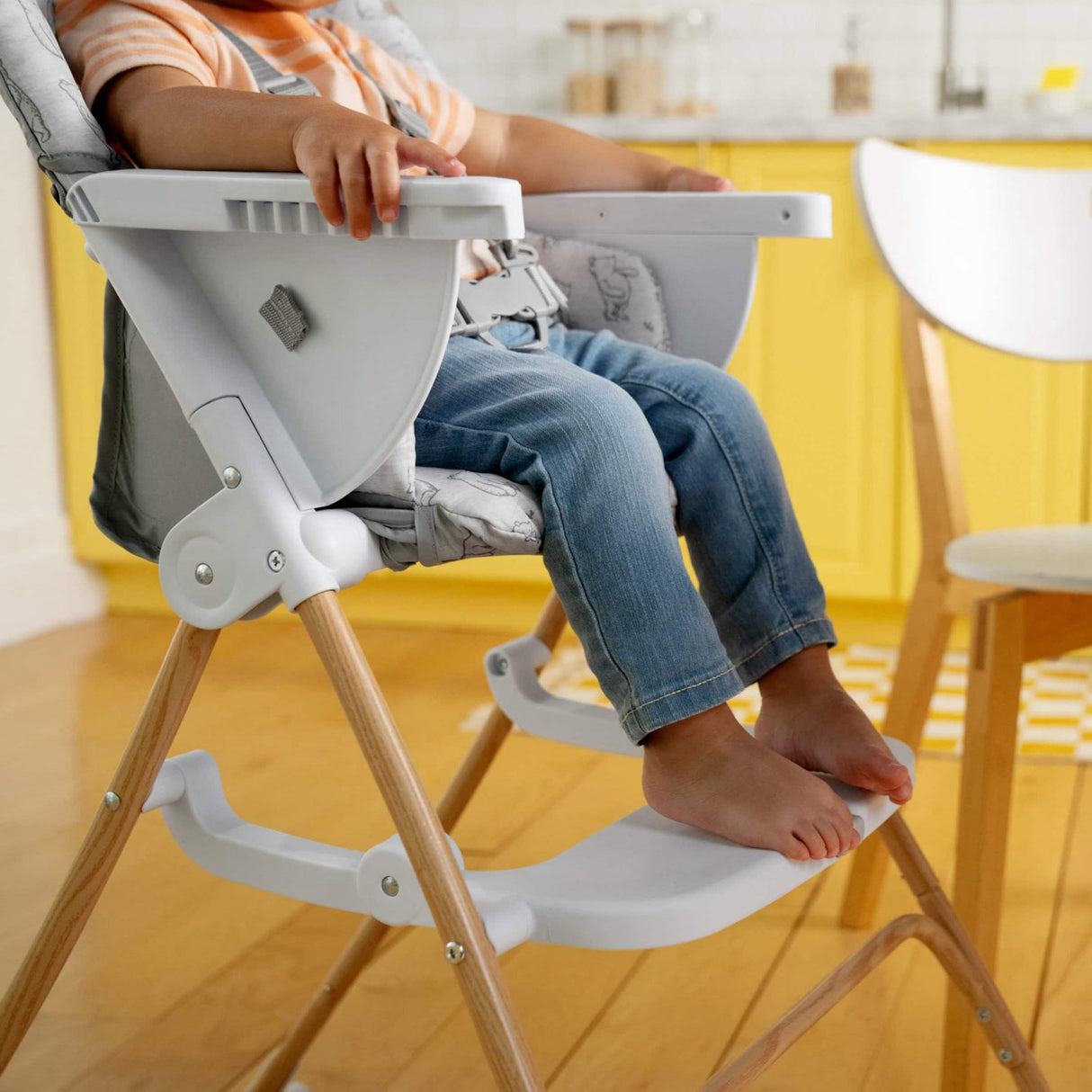 Bright Starts Winnie The Pooh Classic Pals™ Compact Folding Højstol