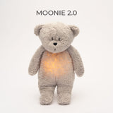 Moonie Gray 2.0 Organic Humming Bjørn Med White Noise og en Lampe