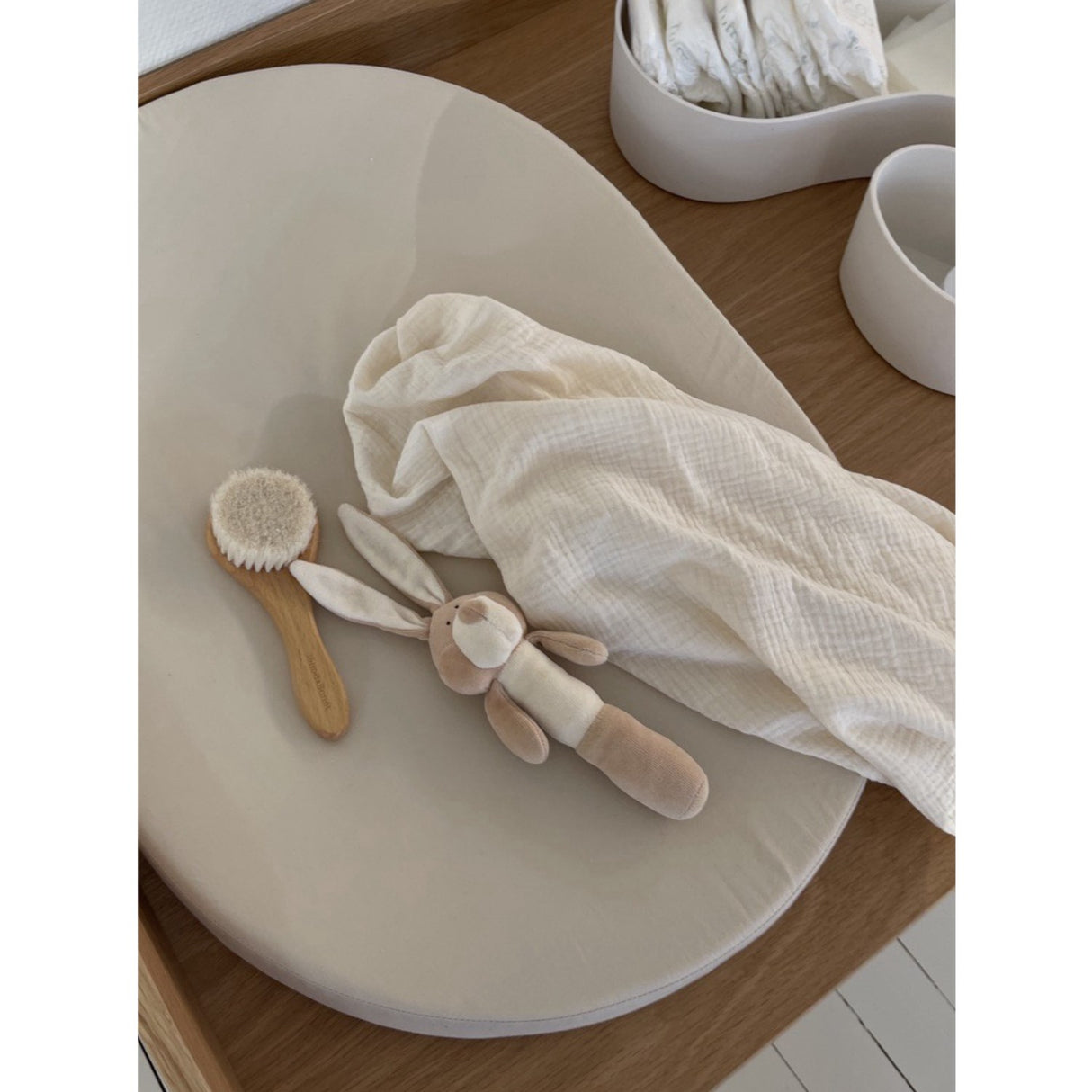 We Are Bitte Light Stone Oval Puslepude